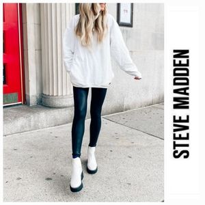 Edgy Chic Steve Madden White Leather Lug Sole Chelsea Boots